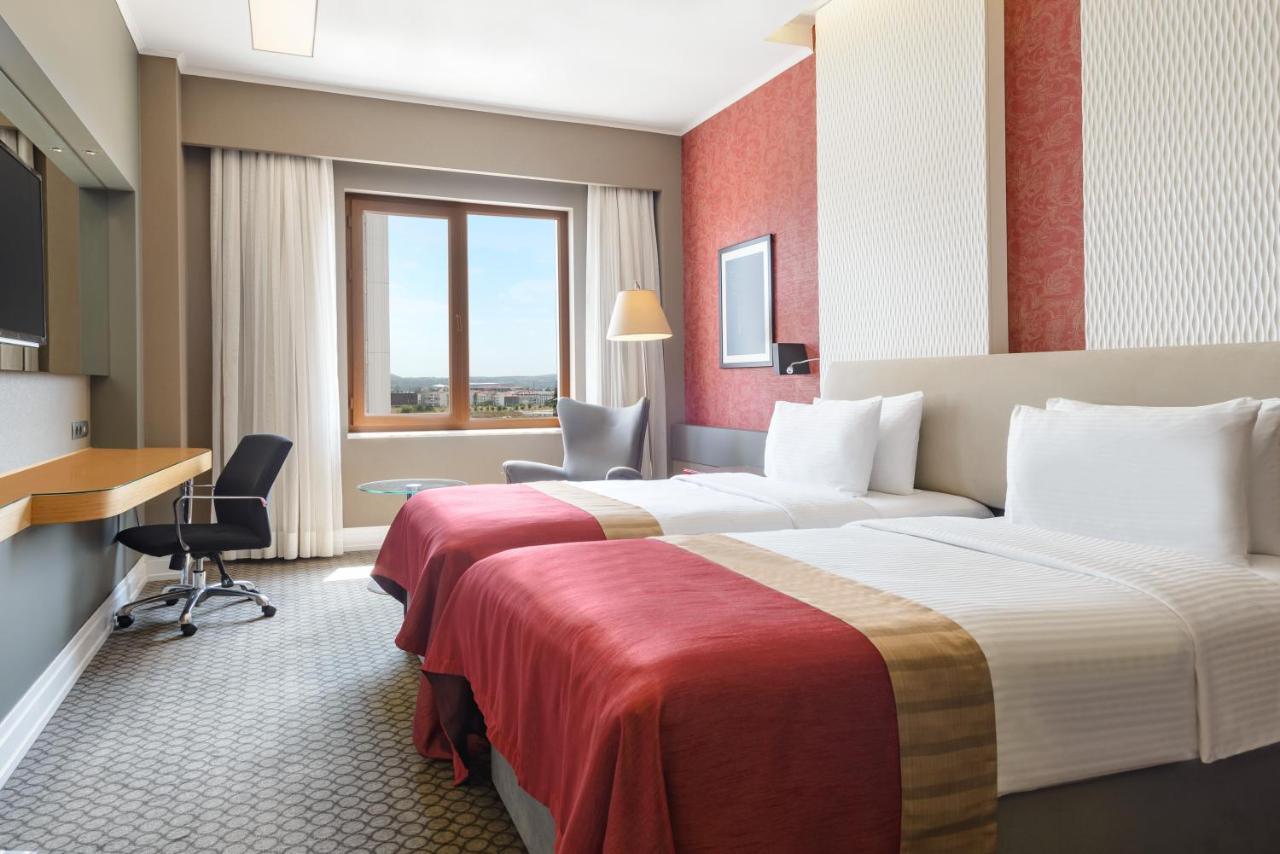 Ramada Plaza By Wyndham Eskişehir Exterior foto