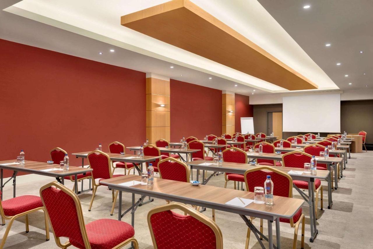 Ramada Plaza By Wyndham Eskişehir Exterior foto