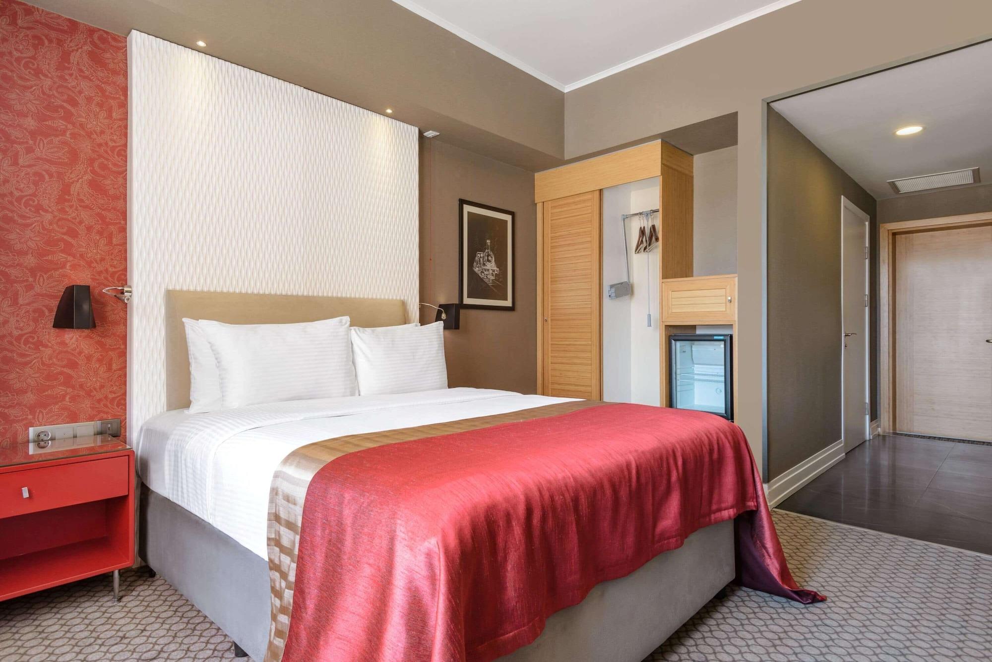 Ramada Plaza By Wyndham Eskişehir Exterior foto