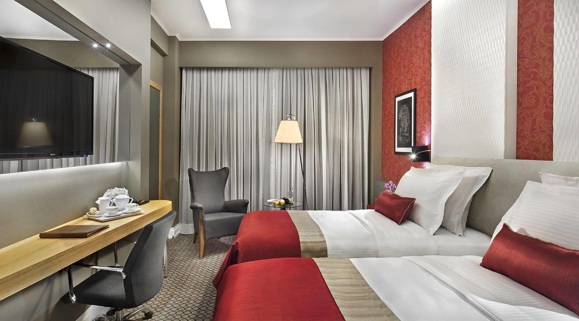 Ramada Plaza By Wyndham Eskişehir Exterior foto