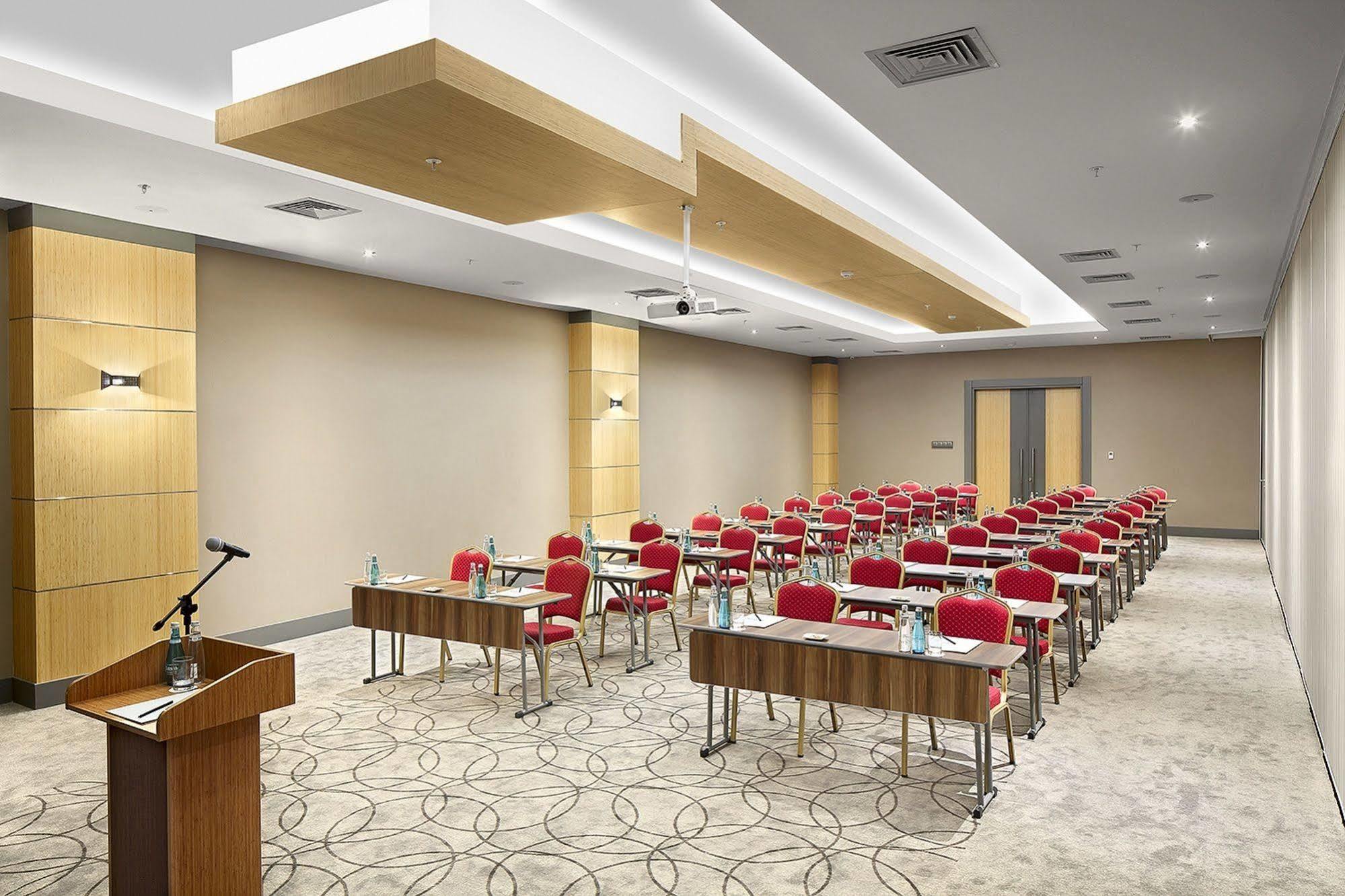 Ramada Plaza By Wyndham Eskişehir Exterior foto